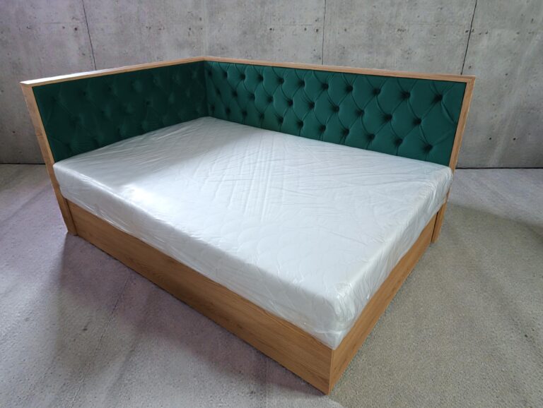 tapczan rogowy z wbudowanym materacem Kors Meble